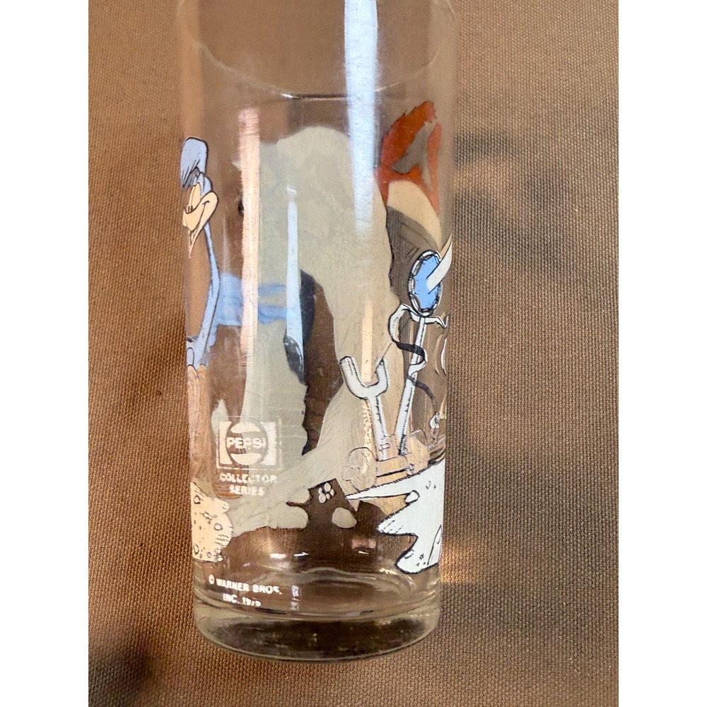 Vintage 1976 Pepsi Warner Bros Road Runner & Wile E. Coyote Collector Glass - Picture 4 of 7